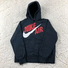 White Hoodie Sweatshirt, Sweaters Nike, White Nike Hoodie, Black Nike Hoodie, Black And White Nikes, Nike Sweats, Nike Sweaters, Nike Sweater, Nike Mens