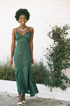 Simple Green Dress, Flowy Bridesmaid Dresses, Grandma Vibes, Cute Hoco Dresses, Stretch Satin Fabric, Best Wedding Guest Dresses, Cute Homecoming Dresses, Cute Prom Dresses, Bridesmaids Dress