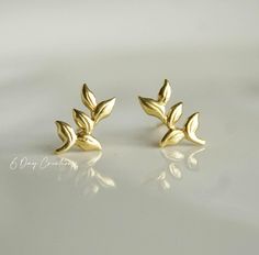 These adorable gold leaf earrings are made from 925 sterling silver (hypoallergenic). They are lightweight, beautiful, and will add the perfect minimalistic touch to any outfit♥♥ Gold Branches, Branch Earrings, Gold Leaf Earrings, Feuille D'or, Minimalist Gifts, Leaf Earrings, Gold Gold, Jewelry Earrings Studs, Beautiful Bracelet