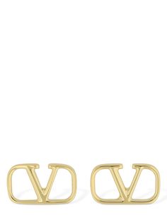 Length: 1.5cm. 18kt Gold-colored brass. Logo detail. Post back closure V Logo, Ski Accessories, Flat Espadrilles, Swim Accessories, Accessories Earrings, Gold Earrings Studs, Charm Earrings, Valentino Garavani, Cloth Bags