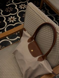 Longchamp Le Pliage White, Longchamp Cream Bag, Cream Longchamp Bag, Longchamp Le Pliage Beige, University Tote Bag, Longchamp Beige