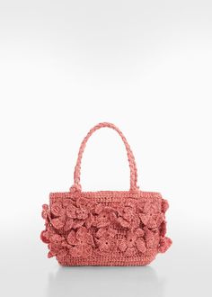 Raffia effect flower bag - Women | Mango USA Chic Spring Crochet Bag With Top Handle, Raffia Crafts, Mango Handbags, Crochet Shop, Crochet Business, Floral Bags, Raffia Bag, Flower Bag, Women Accessories Bags