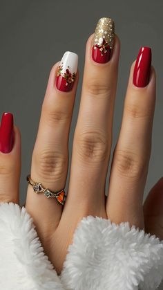 Looking for trendy Christmas nails inspo Check out these winter designs featuring red simple short white trendy subtle art pink inspiration designs acrylic night before Let your nails be the talk of the season with these chic and stylish nail ideas