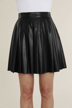 Black Leather Skater Skirt, Black Leather Pleated Skirt, Leather Pleated Mini Skirt, Pleated Leather Skirt, Leather Skater Skirt, Leather Skirt Outfit, Mini Pleated Skirt, Black Skater Skirts, Mini Skater Skirt