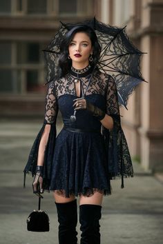 Goth Professional Outfits Plus Size, New Goth Fashion, Victorian Witch Outfit, Winter Witchy Outfits, Bohemian Goth Outfits, Dark Empress, Dark Gothic Fashion, Fashion Costume Halloween, Witchy Outfits