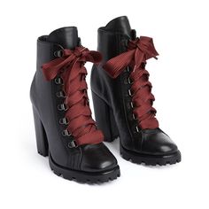 Zara Bootie: check it out chunky combat! | SCHUTZ Shoes Fancy Combat Boots, Chunky Boots Drawing, Vampire Shoes, Customized Boots, Red And Black Outfit, Chunky Combat Boots, Stiletto Ankle Boots, Goth Shoes, Gothic Shoes