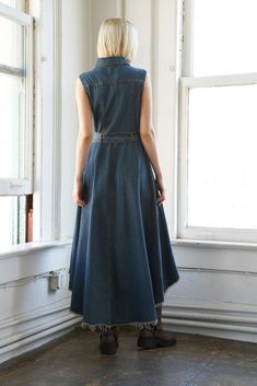 A washed denim hi-lo midi dress featuring shirt collar, button down, side pockets, self sash and frayed hemlineDetails:Self : 90% Cotton 10% PolyesterSize & Fit- Model is 5`9" And Wearing Size Small- Measurements Taken From Size Small- Approx. Length: 54" Denim Gown, Curvy Maxi Dress, What To Wear Fall, Fuchsia Dress, Denim Midi Dress, Resort Dresses, Jumpsuits And Romper, Curvy Dress, Washed Denim