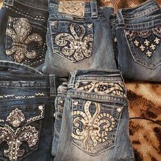 24 Boot Cut Short Will Sell In Bundle Or Seperate Miss 60 Jeans, Anaya Core, Miss Me Jeans Outfit, 2003 Fashion, Thrift Board, Y2k Inspo, Gap Outfits, Y2k Fits, Latina Fashion Outfits