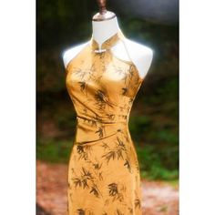 This is a sleeveless cheongsam in yellow color . The dress length is about 120cm, and it features a zipper at the back. Size Chart: S: Shoulder width-36cm, Chest-82cm, Waist-66cm, Hip-86cm M: Shoulder width-37cm, Chest-86cm, Waist-70cm, Hip-90cm L: Shoulder width-38cm, Chest-90cm, Waist-74cm, Hip-94cm XL: Shoulder width-39cm, Chest-94cm, Waist-78cm, Hip-98cm 2XL: Shoulder width-40cm, Chest-98cm, Waist-82cm, Hip-103cm Please gently hand wash this cheongsam with water temperature below 30 degrees Sleeveless Cheongsam, Modern Chinese Dress, Chinese Qipao, Dress Modern, Modern Chinese, Dress Bridesmaid, Chinese Dress, Modern Dress, Halterneck Dress