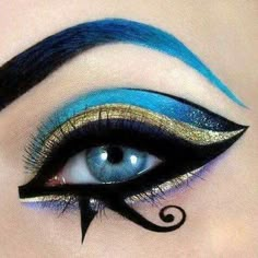 Egyptian Face Paint, Egyptian Queen Makeup, Cleopatra Makeup Ideas, Egyptian Eyes, Drag Make-up