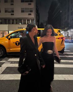 Kelsey Merritt, Ny Outfits, Jasmine Tookes, Nyc Girl, Nyc Life, Aesthetic Women, Dream Lifestyle, Perfect Life, I Love Girls