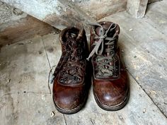 Limmer womans leather hiking boots  Mountaineering boots  Leather lined Vibram soles  size 8 womans Condition - Very Good Vintage Leather Hiking Boots, Mountaineering Boots, Boots Vintage, Walking Boots, Mens Shoes Boots, Boots Leather, Mountaineering, Vintage 70s, Hiking Boots