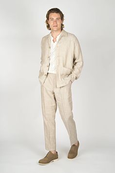 Expertly crafted from high-quality linen, this deconstructed overshirt offers a lightweight and breathable option for any occasion. Suit Shoes, Short Shirts, Tie And Pocket Square, Fashion Details, Pocket Square, Suspenders, Luggage Bags, Bermuda Shorts, Bag Accessories