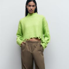 Zara Ripped Cropped Knit Sweater - Neon Green - Never Worn Neon Green Sweater Outfit, Neon Green Sweater, Green Sweater Outfit, Cropped Knit Sweater, Fall Outfits For Work, Green Sweater, Zara Tops, Neon Green, Knitting Projects