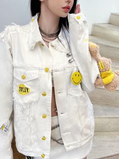 13De Marzo x Smiley Broken Suture Denim Jacket White Size Chart ( in CM ) Chest Shoulder Length S 59 49 66 M 61 51 68 L 65 54 72 Women Denim Jacket, Men Denim Jacket, Medium Well, Suit Pant, Skirt Socks, Denim Jacket Men, Denim Jacket Women, Jacket Women, Hoodie Dress