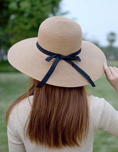 Specifications: Material: Straw size: 57-58cm/22.44-22.83inch Package Includes: 1*Classic Summer Straw Hat *Please allow 10-21 business days for the item to arrive Waterproof Hat, Floppy Beach Hat, Summer Straw Hat, Straw Hat Beach, Couture Hats, Beach Hats, Outdoor Hats, Head Wear, Hat Collection