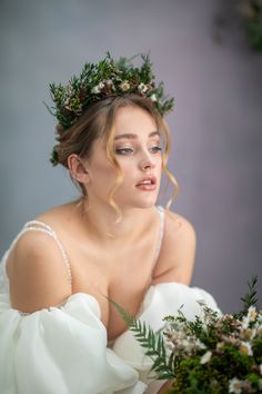 Romantic bridal hair crown  in woodland design wit pine cones...  It's made of preserved and dried material, pine cones and other material used for arranging. Fragile natural material. It can fall off slightly. It's not a fault of the product.. . Suitable for romantic wedding in forest... -Matching bouquet: https://www.etsy.com/uk/listing/1457785850/bridal-natural-bouquet-woodland-bridal?click_key=42e9fba1ba9786069f058bff3697d95139cedec1%3A1457785850&click_sum=a035b480&ga_search_query=woodland&r Woodland Bridal Hair, Forest Headpiece, Woodsy Hair Piece, Forrest Hair Pieces, Wedding In Forest, Forest Bouquet, Fairy Wedding Theme, Wedding Woodland Tiara, Romantic Bridal Hair