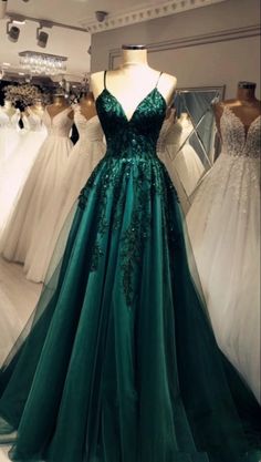 Dark Green Prom Dress, Dark Green Prom Dresses, Prom Dress Inspo, Dark Green Dress, Green Tulle, Stunning Prom Dresses, Bride Groom Dress, Prom Dress Inspiration, Gowns Prom