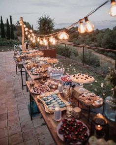 Complete guide for how to setup a charcuterie board for wedding receptions. Party Website, Drink Party, Deco Champetre, Lights Wedding Decor, Country Barn Weddings, Rustic Wedding Reception