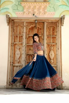 Ajrakh Chaniya Choli Designs, Treditional Choli For Navratri, Navaratri Photo Poses, Ajrakh Chaniya Choli, Cotton Chaniya Choli, Kalamkari Design, Chania Choli