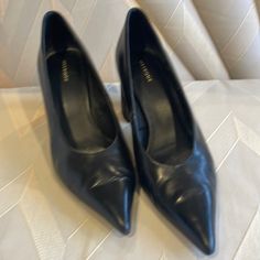 Black Shoes By Uterque Size 39 Leather Very Comfortable And In Excellent Condition Leather Black Shoes, Shoes Women Heels, Shoes Heels, Black Leather, Women Shoes, Heels, Women Shopping, Leather, Black