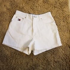 Brand New Tommy Hilfiger White Bottoms For Spring, Casual Tommy Hilfiger Spring Shorts, White Cotton Tommy Hilfiger Bottoms, Tommy Hilfiger High Waist Casual Bottoms, Tommy Hilfiger White Cotton Bottoms, Trendy Cotton Tommy Hilfiger Bottoms, Trendy Tommy Hilfiger Cotton Bottoms, Vintage Denim Shorts, Tommy Hilfiger Vintage