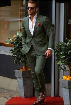 Green Wedding Tuxedo For Groom, Semi Formal Groom Attire, Engagement Suits, Green Suit Men, Olive Green Suit, Green Wedding Suit, Neon Prom Dresses, Sisters Wedding, Wedding Suits Groom