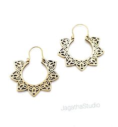 HANDMADE Beautiful Bohemian Ethnic intricate hoop earrings. Ideal for a Chic look. SIZE Aprox length: 4 cm Aprox width: 3.5 cm  MATERIAL  Gold brass.  Nickel free. LINK Please follow the link to view my shop for other beautiful pieces. https://www.etsy.com/uk/shop/JagathaStudio Brass Hoop Earrings With Intricate Design For Festivals, Festival Brass Hoop Earrings With Intricate Design, Brass Filigree Hoop Earrings For Festivals, Metal Hoop Earrings With Intricate Design For Festival, Bohemian Hoop Earrings For Festive Occasion, Festive Brass Hoop Earrings With Intricate Design, Festival Brass Filigree Hoop Earrings, Ornate Hoop Earrings With Intricate Design For Festival, Ornate Intricate Design Hoop Earrings For Festivals