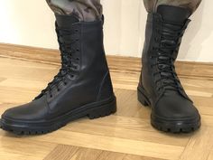 Army Combat Boots, Army Special Forces, Boots Military, Military Combat Boots, Soviet Army, Army Boots, Military Combat, People Clothes, High Leather Boots