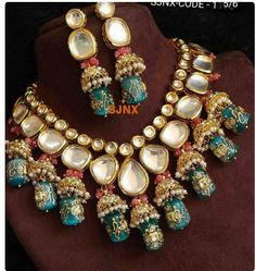 Heavy Meenakari Jadau Kundan Handmade Kundan Bridal Choker set, Tanjore Semiprecious Stone Kundan Necklace, customizable Indian Jewelry Set Bridal Jewellery Earrings, Kundan Jewellery Set, Perhiasan India, Indian Bridal Jewelry Sets, Antique Jewellery Designs, Jewelry Set Design, Indian Jewellery Design Earrings, Antique Jewelry Indian, Bridal Fashion Jewelry