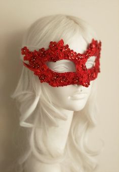 Masked Ball Aesthetic, Mascara Design Ideas, Red Mask Masquerade, Red Masquerade Mask, Red Masquerade, Mask Ball, Masquerade Outfit, The Mask Costume, Red Quince