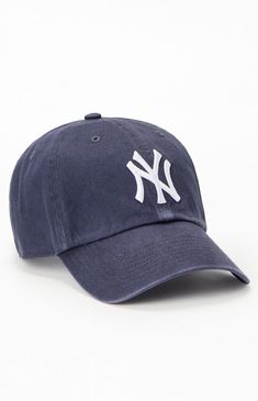 Yankees Outfit Women, Yankees Hat Aesthetic, Yankee Outfits Women, Ny Yankees Hat Outfit, Yankees Hat Outfit, Ny Baseball Cap, Yankees Outfit, Ny Yankees Hat, New York Yankees Hat