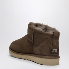 Hickory-coloured suede low boot by UGG, featuring regenerated wool lining, reversed sheepskin upper, round toe and Treadlite sole by UGG.100% Leather / Rubber sole Outfit Ugg Mini, Ugg Classic Ultra Mini, Ugg Mini, Low Boots, Ugg Classic, Ugg Boots, Rubber Sole, Wool, Boots