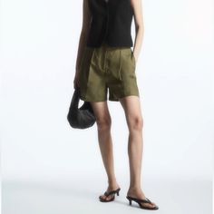 Description: Bottom's Style: Shorts Material: Lyocell, Linen Color: Khaki High Waist Condition: This Is A New Item Wit Tags. Measurements: Waist 25" Length 18" Inseam 4" Rise 15" #10 Modern High Waist Summer Shorts, Modern Spring Workwear Shorts, Modern Short Bottoms For Summer, Modern Fitted Shorts For Spring, Modern Bottoms For Day Out In Summer, Versatile Summer Workwear Shorts, Modern Spring Shorts With Short Legs, Modern Short Leg Shorts For Spring, Spring Modern Short Leg Shorts