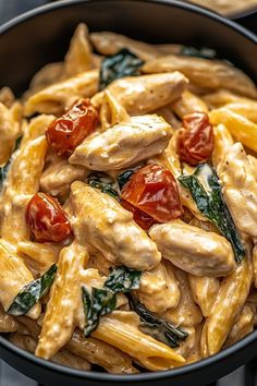 Italian Creamy Chicken Pasta Chicken Veggie Pasta Recipes, 5 Minutes Recipes, Recipes With Cream, Food Ideas Pasta, Pasta Recipes Spinach, Dinner With Chicken Breast, Cooking Ideas For Dinner, Cheese Dinner Recipes, Spinach Meals