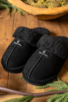 Happy Pawlidays, Cozy Slippers, Winter Fashion Outfits Casual, Slippers Cozy, Pregnancy Outfits, Winter Fashion Outfits, Soft Suede, Loki, Womens Slippers