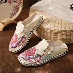 wickedafstore White / 5 Veowalk Flower Embroidered Women Canvas Espadrilles Flat Slippers Bohemian Retro Ladies Comfortable Close Toe Summer Shoes Blue Pump Shoes, Closed Toe Summer Shoes, Hepburn Style, Long Sleeve Knitted Cardigan, Blue Pumps, Womens Summer Shoes, Navy Shoes, Beige Shoes, Summer Style Casual