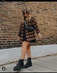 Midsize Outfits Casual Grunge, Date Night Grunge Outfit, Over Sized Outfits Women, Short Dress With Doc Martens, 90s Fashion Doc Martens Outfit, Fall Outfits Women Alternative, Street Style Mini Skirt, Plus Size Concert Outfit Fall, Layering Black Long Sleeve Shirts Outfit