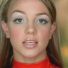 Music Video Looks, 1990s Makeup, 00s Makeup, 90’s Makeup, 2000 Makeup, Music Video Makeup, 90s Makeup Trends, Editorial Make-up, 90s Makeup Look