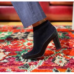 Our new boots on the pointy shape with the straight heel version. The Richer ankle boots with its bicolore combination is presented here  in a navy suede leather and black leather combination for an easy winter shoe that works with skirts and pants on an easy heel. This style is also available on a stiletto heel  For more boots from our collection:  https://www.etsy.com/shop/MonSoulier?section_id=18035231&ref=shopsection_leftnav_2 . Night blue suede leather pointy ankle boots . Upper height ( from heel : 9 cm/ 3,54in)   . Made with italian leathers . Handmade in Italy  . 6,5 cm heel . Very confortable shape  . Leather sole Sizing :  Our sizing is italian and is consistent with all european designer and luxury brands  US 5= 35 EUR  US 6 =36 EUR US 7 =37 EUR US 8 =38 EUR US 9 =39 EUR US 10 = Pointy Ankle Boots, Womens Booties, Parisienne Chic, Ankle Boots Women, Women Ankle Boots, Booties Ankle Boots, Suede Leather Boots, Winter Shoes, Womens Boots Ankle