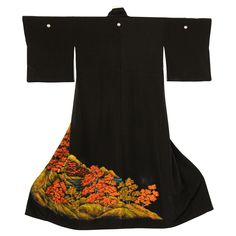 Vintage fine Japanese black silk kimono. circa 1960s. A wonderful textile for collectors. Classic black long kimono with open front, Interior lined in white linen cotton fabric. A silk Japanese silk kimono with fine hand-painted autumn colors floral decoration. Traditional vintage Japanese long Kimono robe, silk kuro, furisode, tomesode. This kimono has three Mon family crests on the front and back shoulder. It is lined with white in its interior. The bottom part of the kimono is decorated with Itchiku Kubota, Furisode Kimono, Robe Silk, Family Crests, Kimono Vintage, Silk Kimono Robe, Vintage Japanese Kimono, Textile Artist, Japanese Textiles