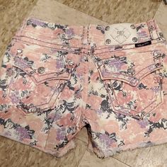 Beautiful Miss Me Shorts. New Mid-rise Cotton Bottoms With Floral Print, Mid-rise Cotton Floral Print Bottoms, Mid-rise Floral Print Cotton Bottoms, Casual Mid-rise Floral Print Bottoms, Casual Floral Print Mid-rise Bottoms, Juniors Fashion, Miss Me Shorts, Miss Me, Printed Shorts