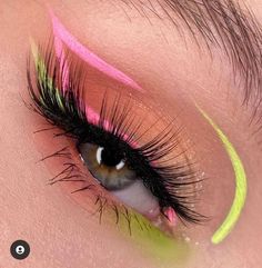 Suva Eyeliner Looks, Colorful Graphic Liner, Eyeliner Makeup Looks, Color Eyeliner Makeup, Neon Eyeliner, Make Up Color, Improve Your Appearance, Evening Eye Makeup, Beauty And Cosmetics