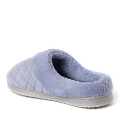 Relax no matter the weather with these unique, temperature regulating clogs that keep your feet cozy or cool. Super soft terry materials alongside memory foam insoles provide unbeatable comfort. An easy on, easy off design adds a touch of extra convenience and durable, indoor/outdoor outsoles make these the perfect go-to for around the house. When it's time for a quick refresh, these machine washable slippers are a breeze to clean. Washable Slippers, Foam Slippers, Clog Slippers, Closed Toe Shoes, House Slippers, Womens Slippers, Memory Foam, Fitness Fashion, Clogs