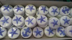 some white and blue stars are in a box