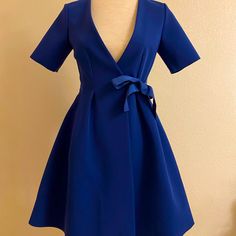 Never Worn, Gorgeous Cocktail Dress, Exceptional Quality And Attention To Detail Blue Crepe Dress, Royal Blue Cocktail, Royal Blue Cocktail Dress, Blue Cocktail Dress, Crepe Dress, Royal Blue, Colorful Dresses, Cocktail Dress, Color Blue