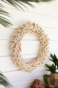 woven seagrass rope wreath - Design Club Home Woven Wreath, Beach House Getaway, Nautical Ideas, Rope Wreath, Grass Wreath, Coastal Wreath, Wreath Indoor, Wood Wreath, Beach Wreath