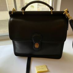 Scratches From Storage. Never Used But Just Sitting In The Closet Approximate Measurements: 10.5”H X 10.5”W X 3.5”D. Old Money Aesthetic Purses, Vintage Coach Purses, Vintage Purse Aesthetic, Coach City Bag, Coach Willis Bag, Timeless Purse, Black Designer Bags, Purse Aesthetic, Elegant Purse