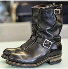 Engineer Boots Men, Latest Fashion Shoes, Leather Motorcycle Boots, Leather Work Boots, Engineer Boots, Leather Lace Up Boots, Leather Cowboy Boots, New Rock, Biker Boots