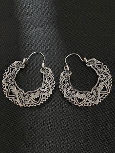 Sku CY-!91126 Material Alloy Feature Hollow Occasion Vintage Type Earrings Accessories Color SILVER,GOLD Size FREE SIZE Please consult the size chart we provide for this item's measurements to help you decide which size to buy.Please note: There may be 1-3cm differ due to manual measurement. CMINCH Diameter FREE SIZE 4.9 Flower Earrings Gold, Beach Blouse, Drape Maxi Dress, Printed Balloons, Vintage Type, Earrings Accessories, Midi Dress Casual, Maxi Knit Dress, Fun Prints